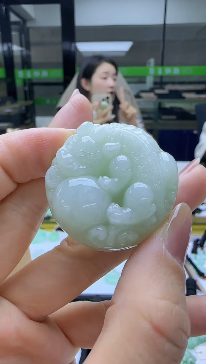 【闪购商品】翡翠颈饰未镶嵌抱球貔貅