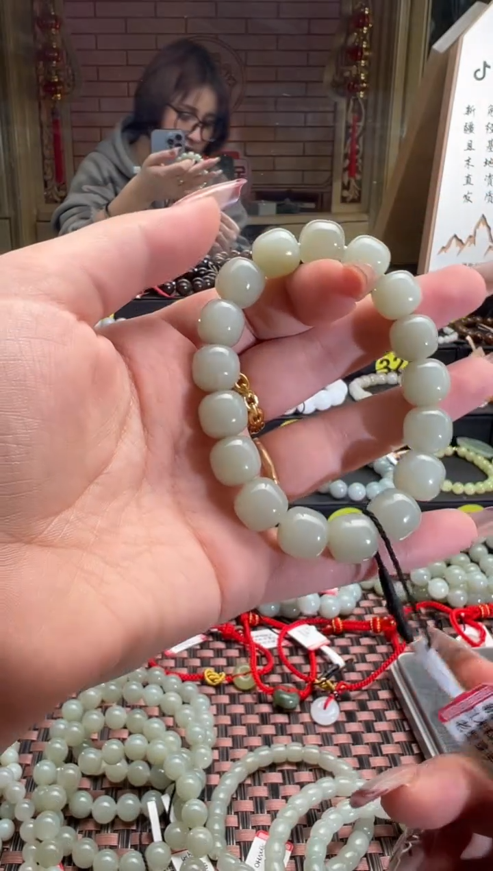 【闪购商品】和田玉手串未镶嵌且末料青白玉老型珠卡11*12手串