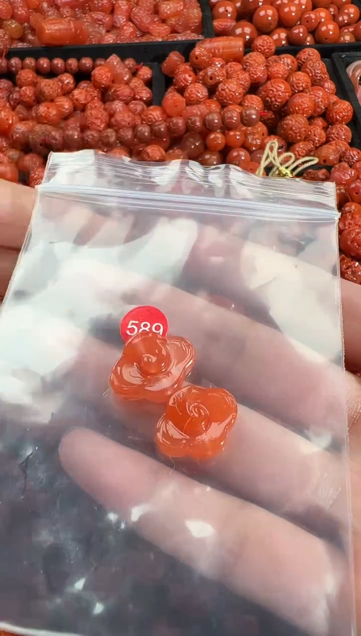 颈饰未镶嵌南红玛瑙1