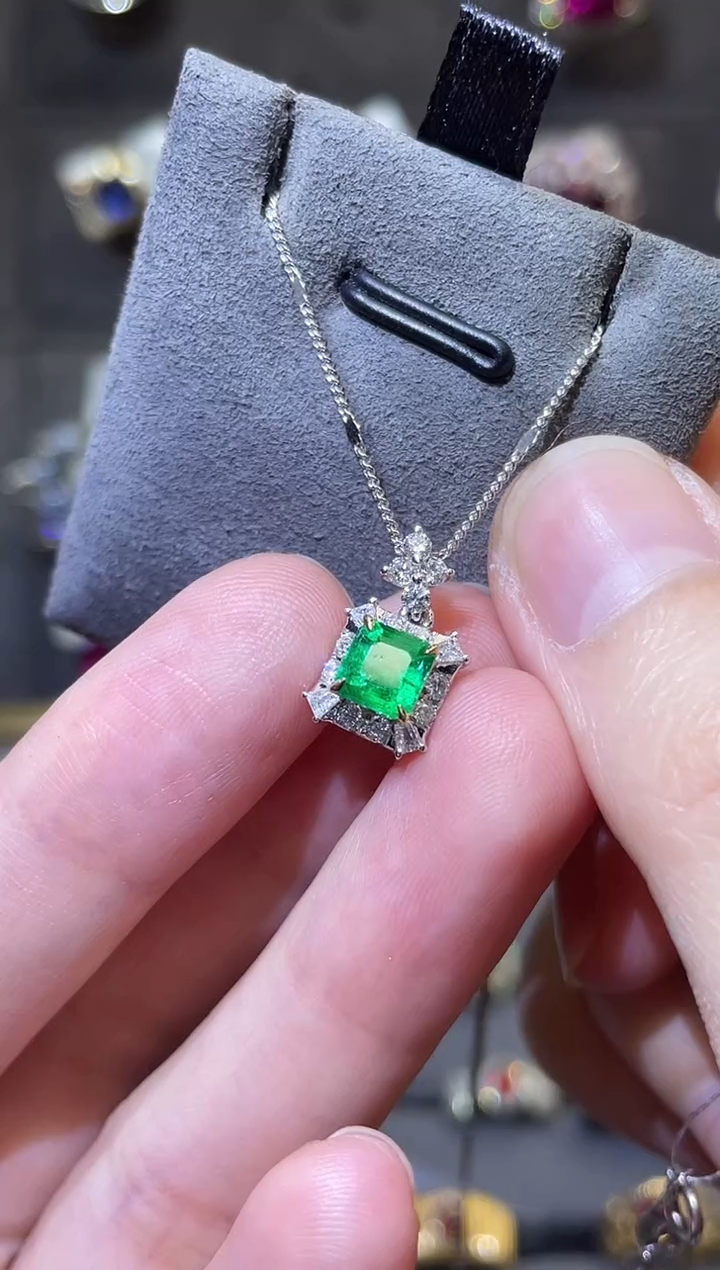 【闪购商品】祖母绿吊坠(不含链)18K金镶嵌/潘杰希尔/0.68ct