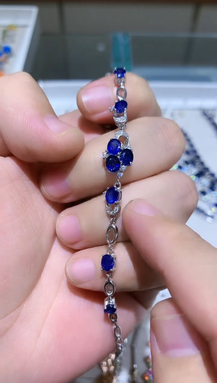 【闪购商品】蓝宝石手链银S925镶嵌........