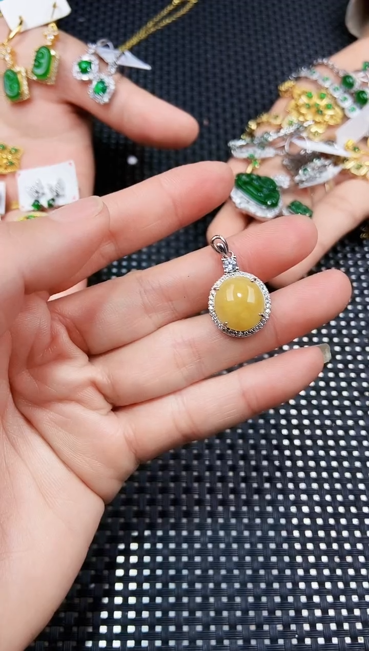 【闪购商品】翡翠吊坠(不含链)未镶嵌111111111