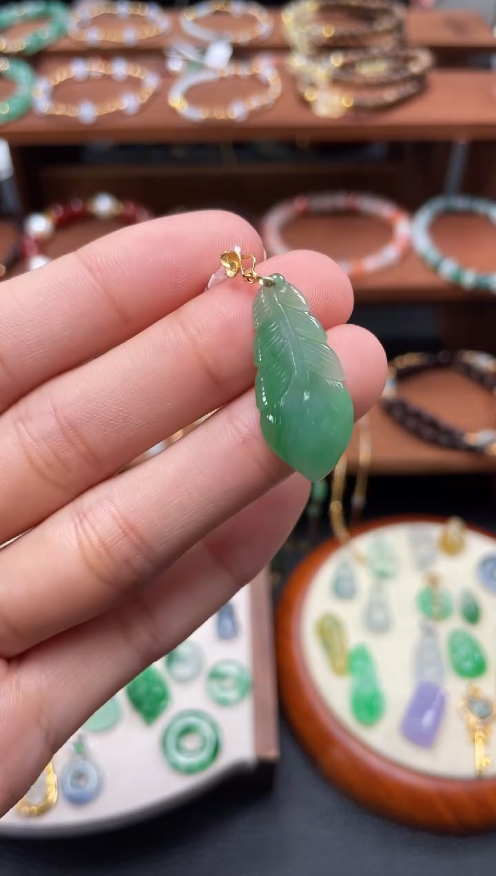 【闪购商品】翡翠吊坠(不含链)18K金镶嵌一个  JK342