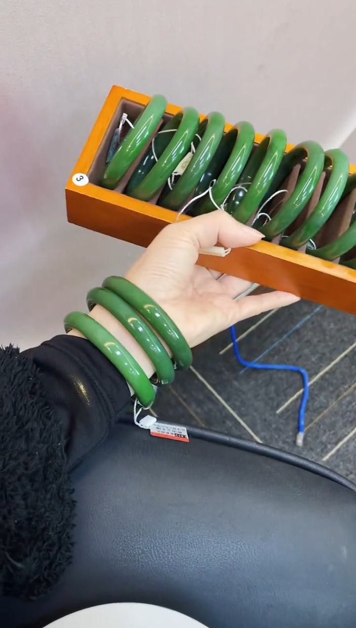 未镶嵌手镯和田玉多样性发一 54-62  