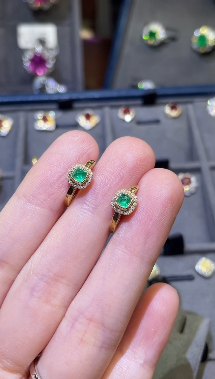 【闪购商品】祖母绿耳环18K金镶嵌0.43ct