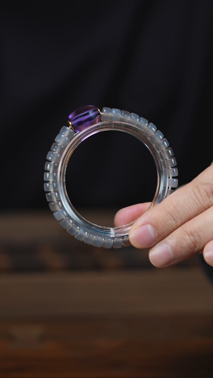 手串星月菩提虎哥福利  烟紫色手串配紫色晶主珠 