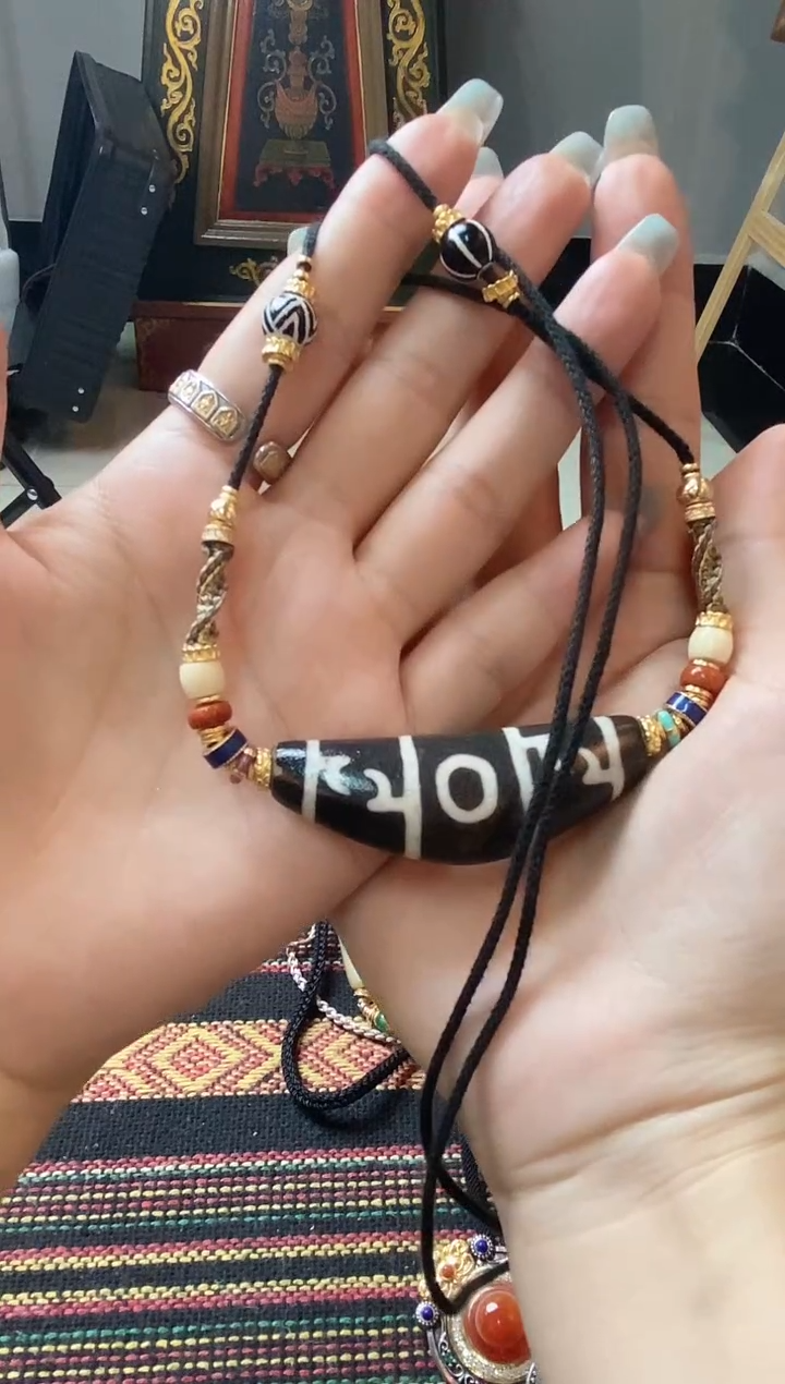 玛瑙/玉髓颈饰未镶嵌莲师二y牛角项链