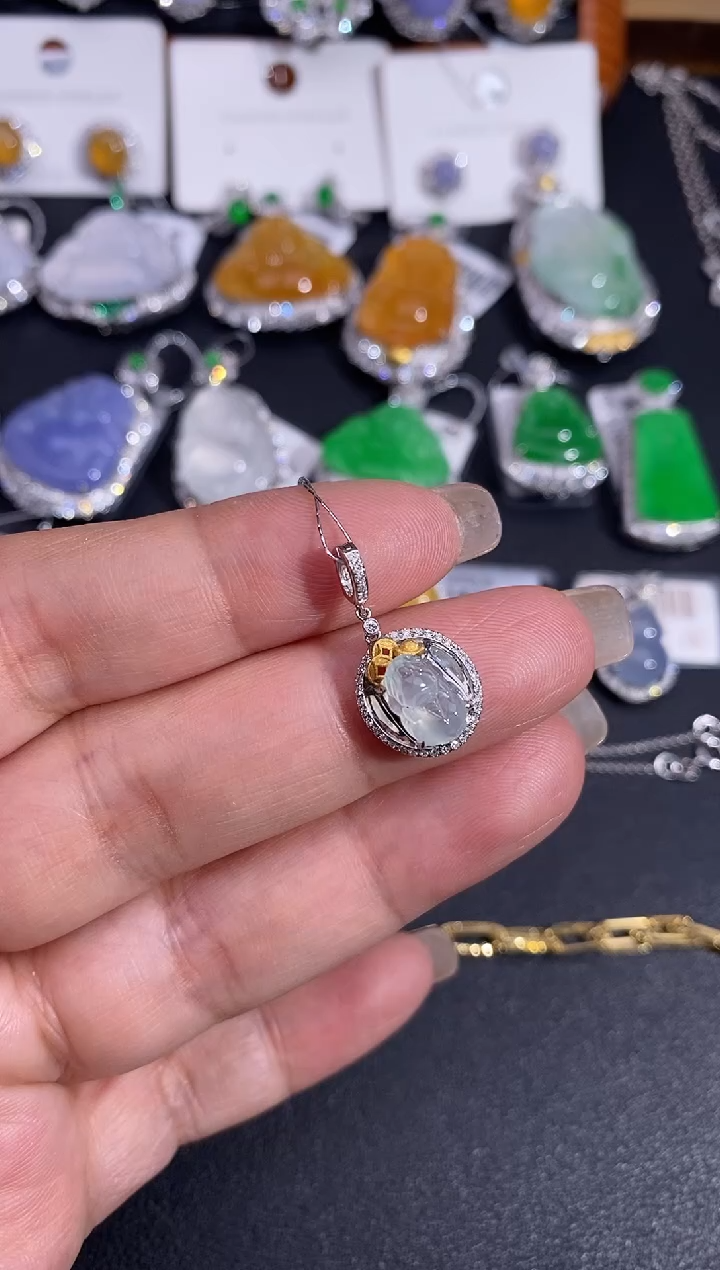 【闪购商品】翡翠吊坠(不含链)18K金镶嵌吊坠