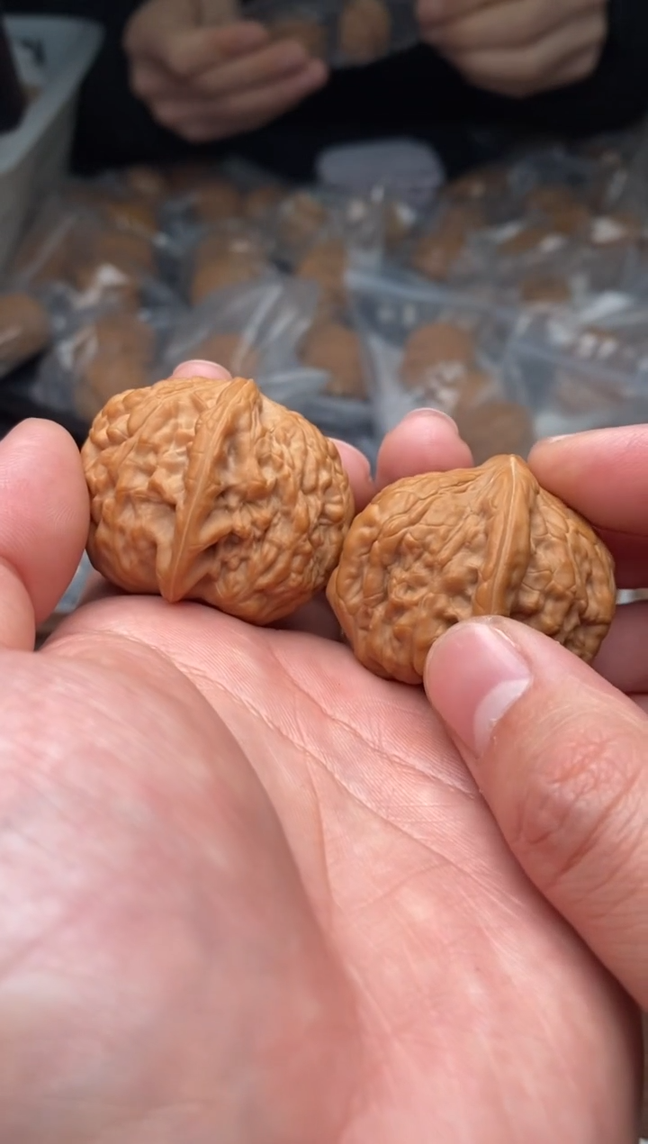 【闪购商品】文玩核桃把件G37号40尺九月