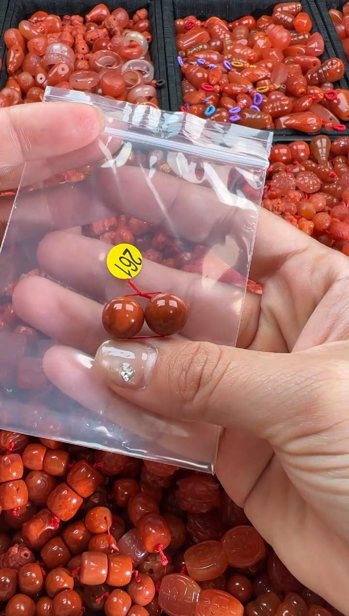 【闪购商品】南红玛瑙颈饰未镶嵌1