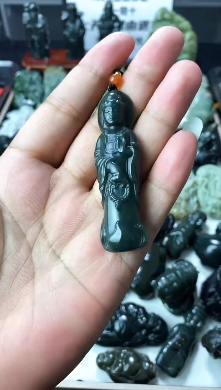 颈饰未镶嵌和田玉1