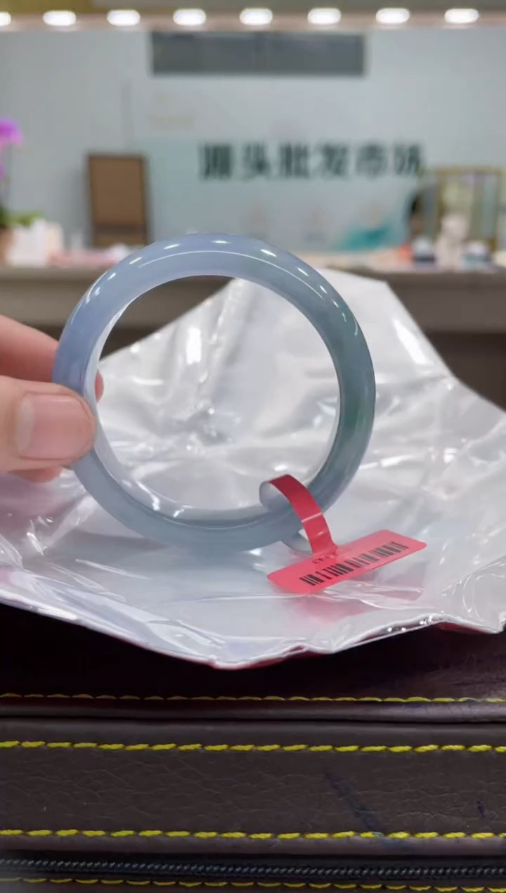 【闪购商品】翡翠手镯未镶嵌手镯