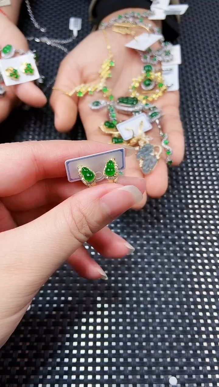 【闪购商品】翡翠耳饰未镶嵌111111111