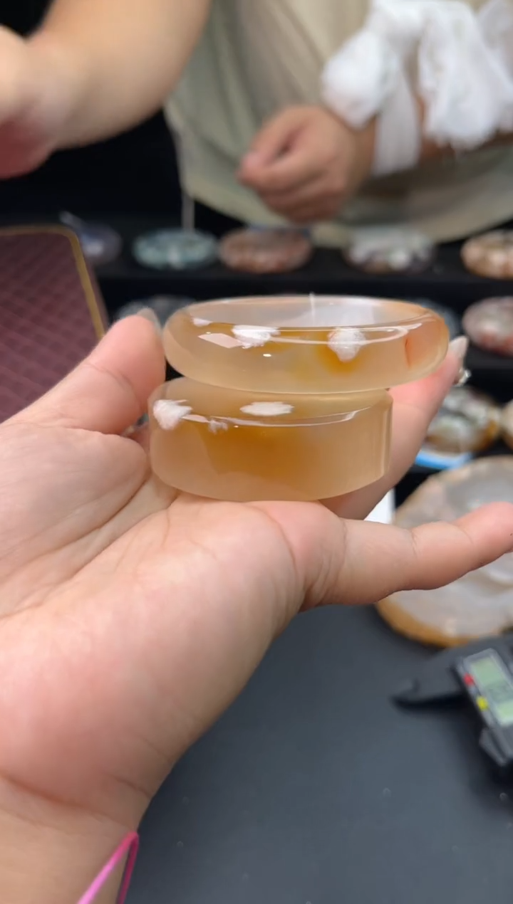 【闪购商品】石英质玉手镯未镶嵌赠送镯心（圈口55