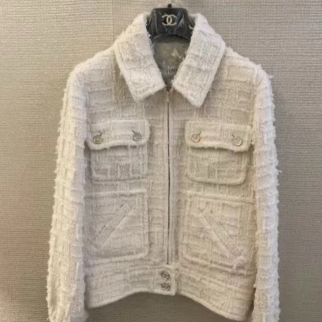 99新 Chanel/香奈儿 Chanel香奈儿23B钻扣白色粗花呢外套34码