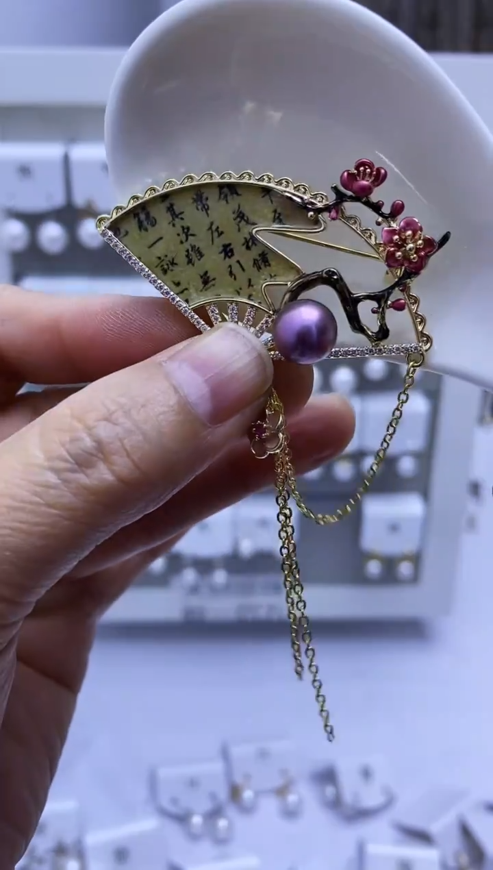 合金胸饰淡水珍珠胸针