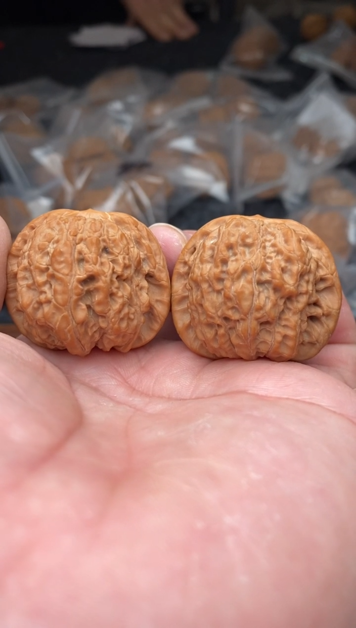 【闪购商品】文玩核桃把件A145号37尺血麒麟