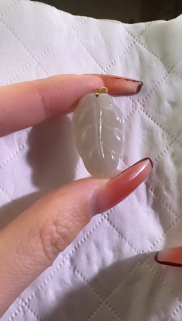 【闪购商品】和田玉颈饰18K金镶嵌叶子