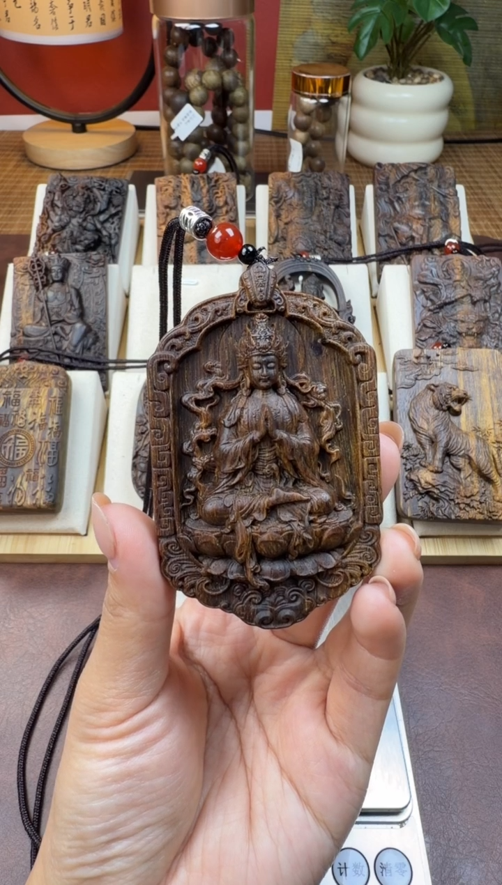 木木雕款芽庄  圣观音 8cm 送养香瓶