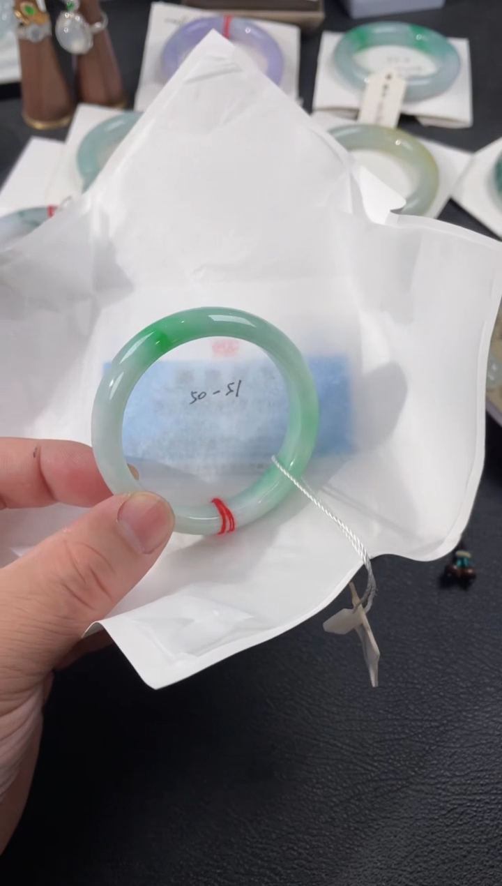 【闪购商品】翡翠手镯未镶嵌50正圈