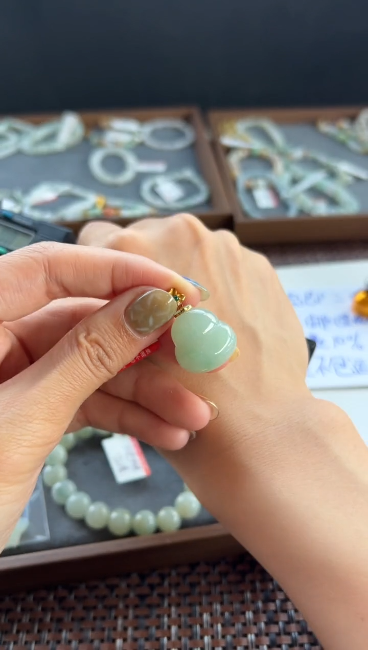 【闪购商品】翡翠吊坠(不含链)未镶嵌733号