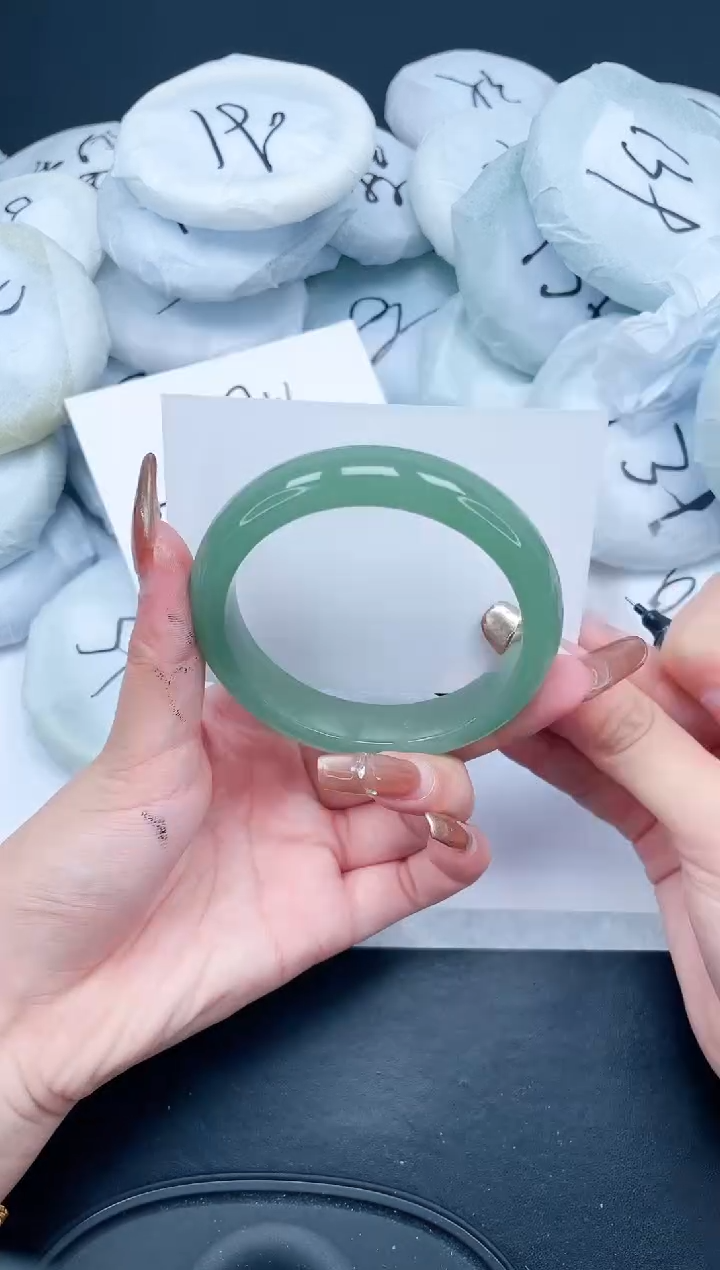 【闪购商品】石英质玉手镯未镶嵌157-58