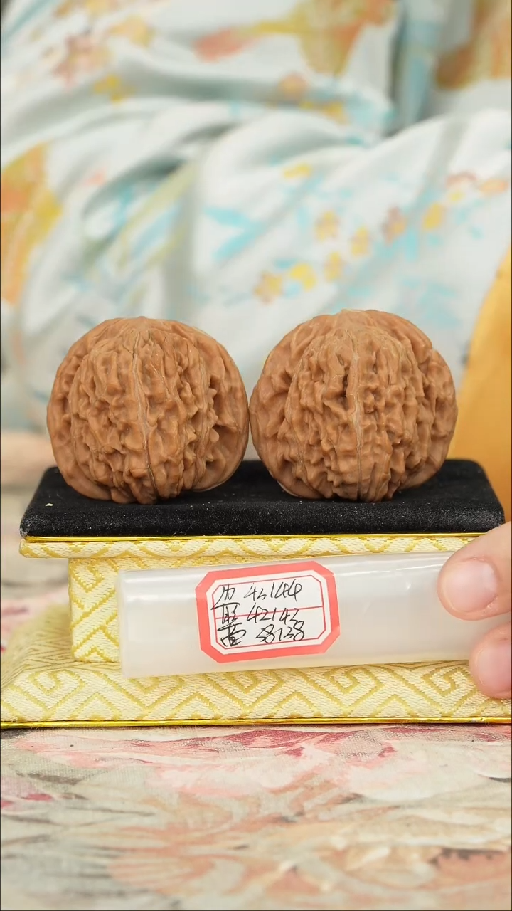 【闪购商品】文玩核桃把件平谷四座楼