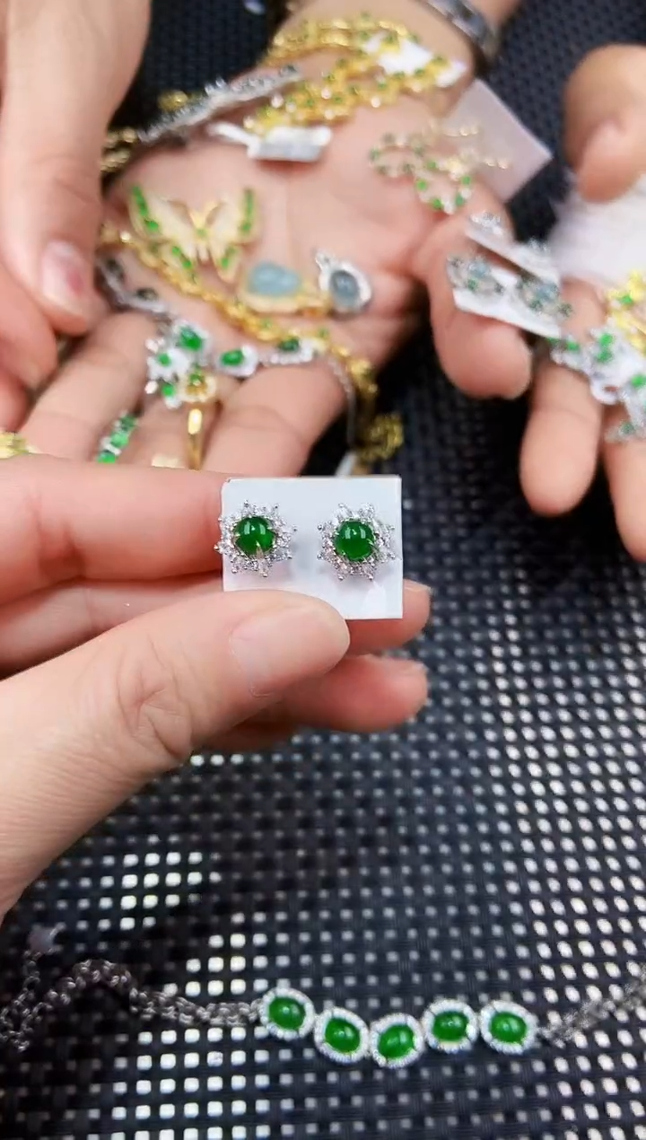 【闪购商品】翡翠耳饰未镶嵌1111111111
