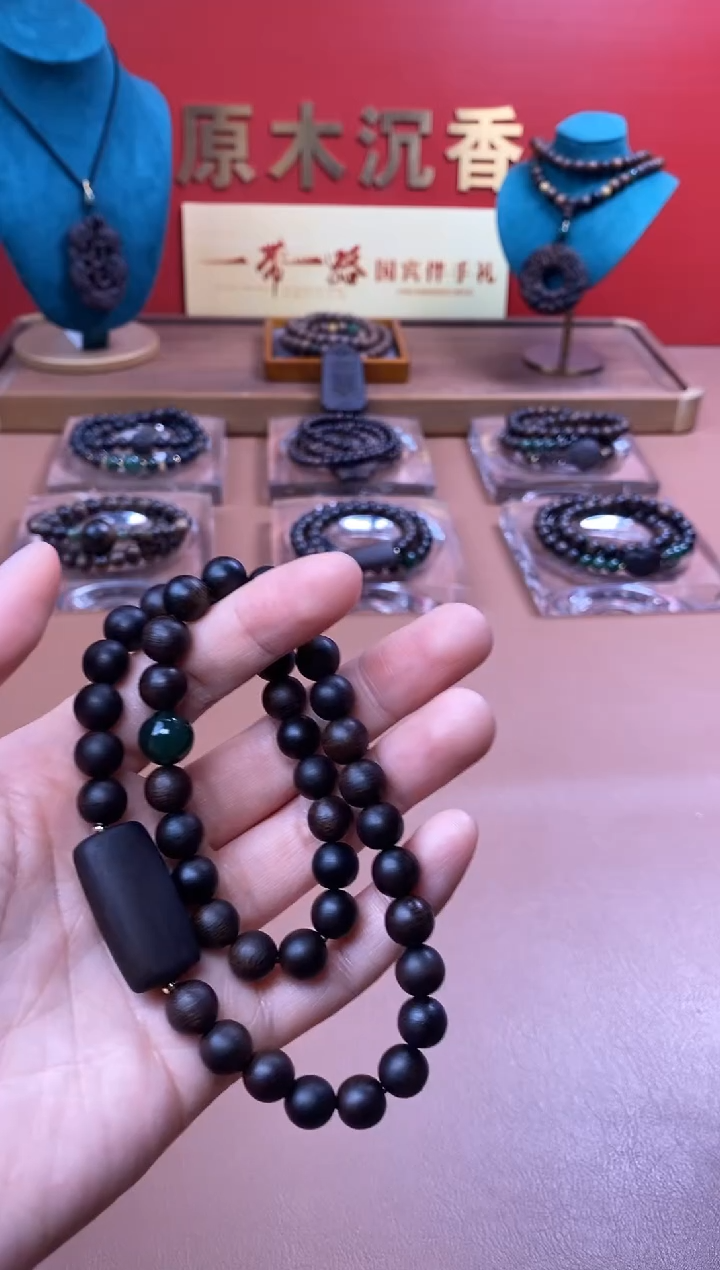 【闪购商品】手串沉香P沉水芽庄白棋08两圈+雷击顶珠沉香木雕