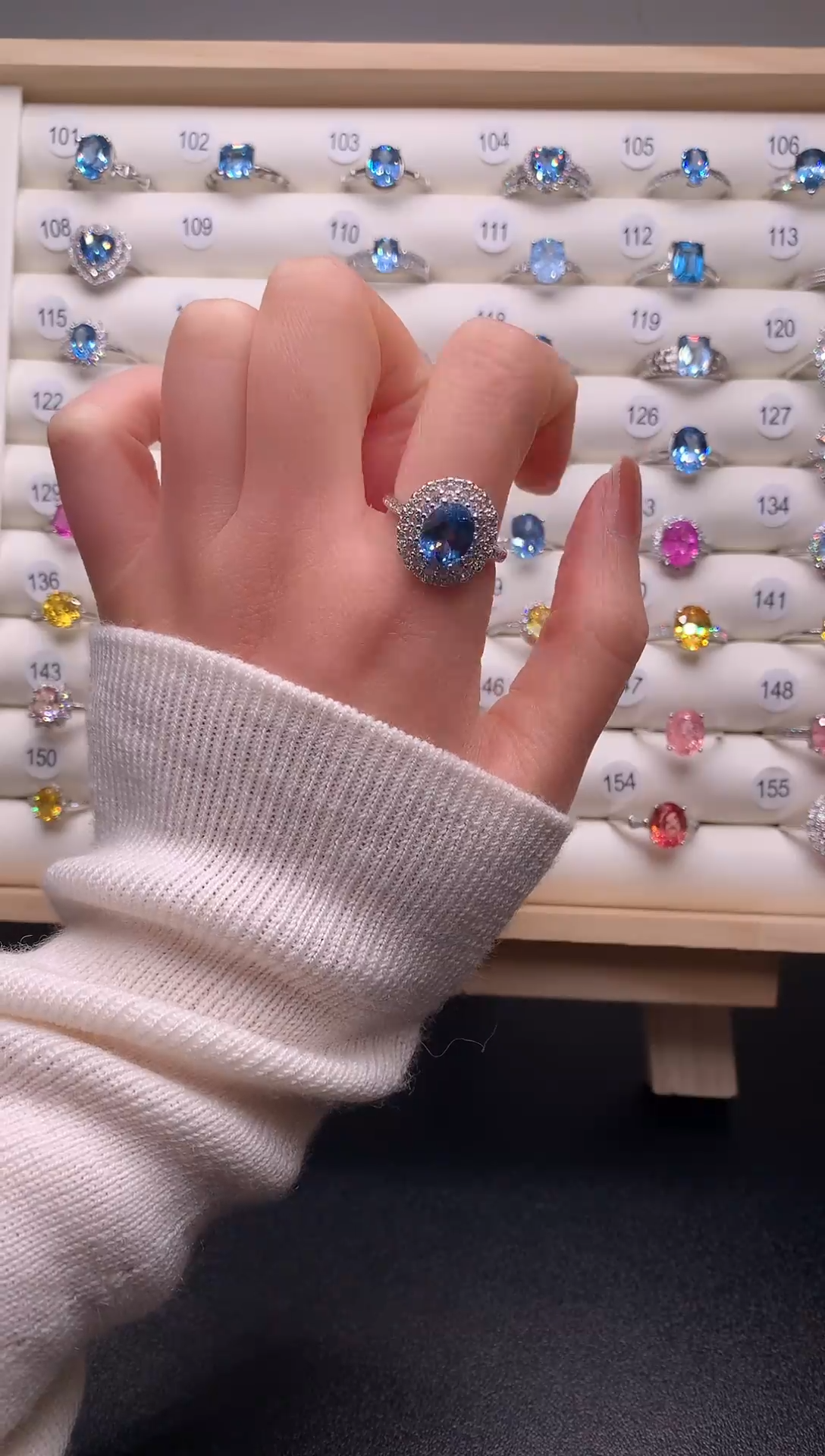 6海蓝宝石（处理）海蓝宝戒指