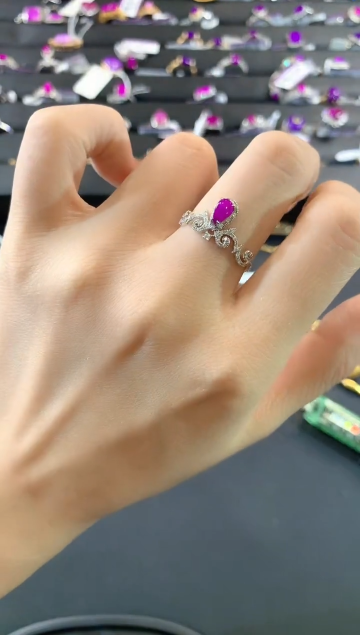 【闪购商品】苏纪石（舒俱来）.18K金镶嵌舒俱来戒指