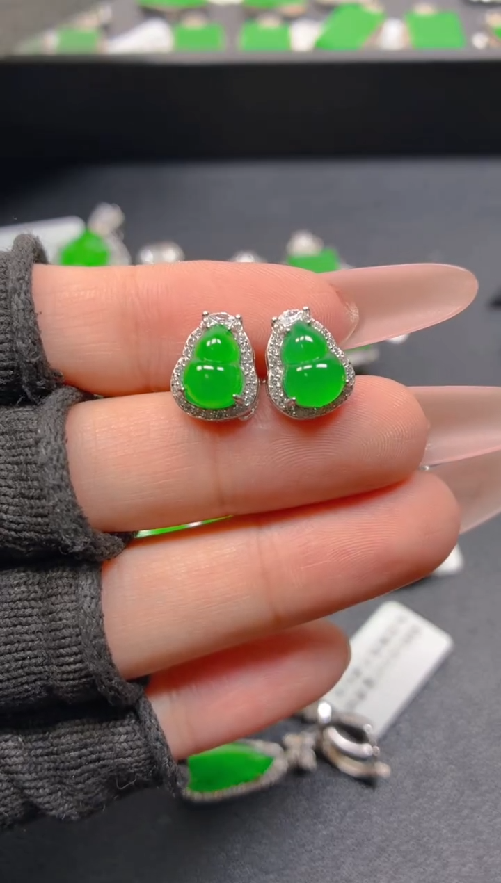 银S925镶嵌翡翠耳饰1