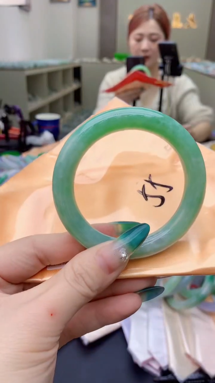 【闪购商品】翡翠手镯未镶嵌0766735937