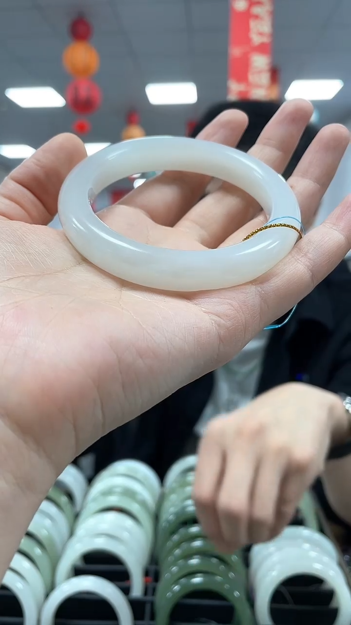 【闪购商品】和田玉手镯未镶嵌圈口备注 荔枝冻手镯一条（福利）