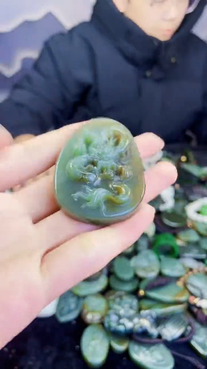 颈饰未镶嵌和田玉1