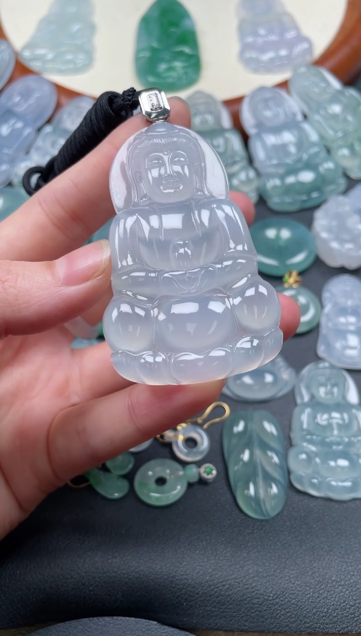 【闪购商品】翡翠颈饰18K金镶嵌观音