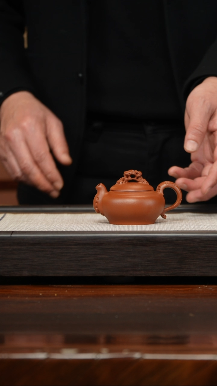 【闪购商品】紫砂茶壶朱泥云根130