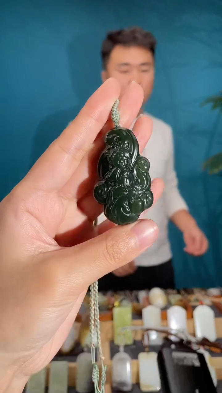 颈饰未镶嵌和田玉1