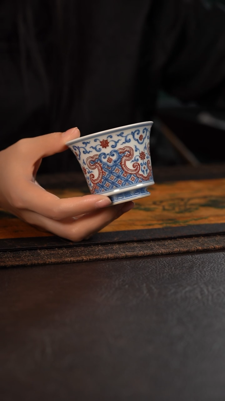 【闪购商品】杯贵红窑青花釉里红如意纹路路通马蹄杯