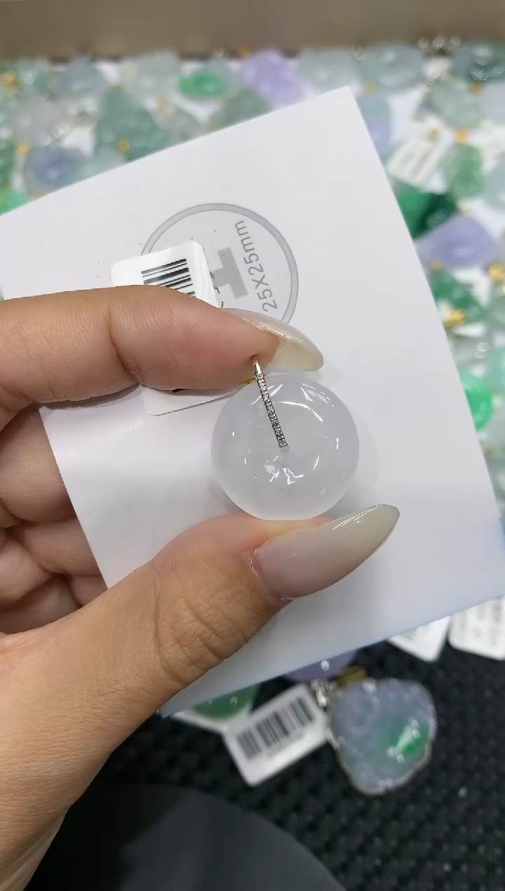 颈饰18K金镶嵌翡翠111111111111