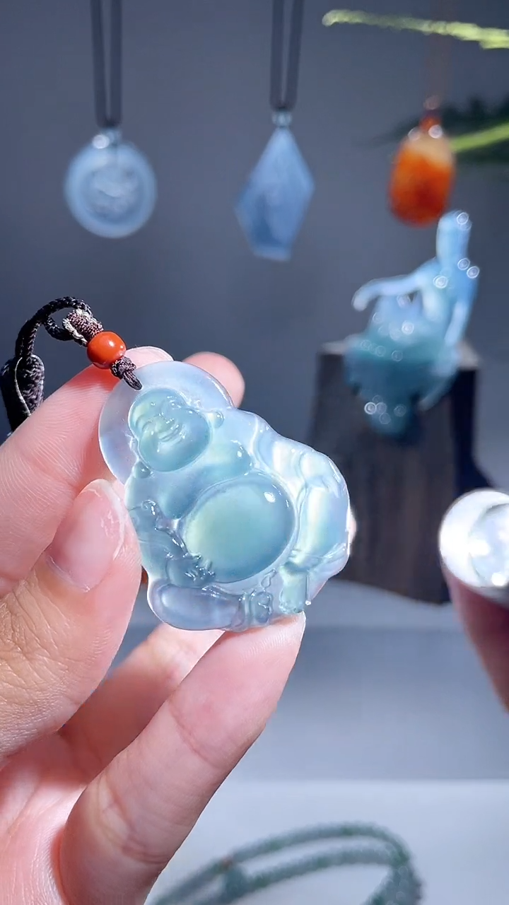 颈饰未镶嵌翡翠佛公