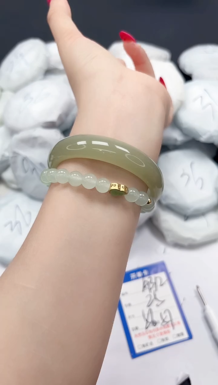 未镶嵌手镯石英质玉A312/5657