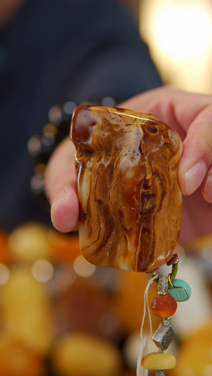 【闪购商品】蜜蜡裸石未镶嵌白花蜡原石把件39