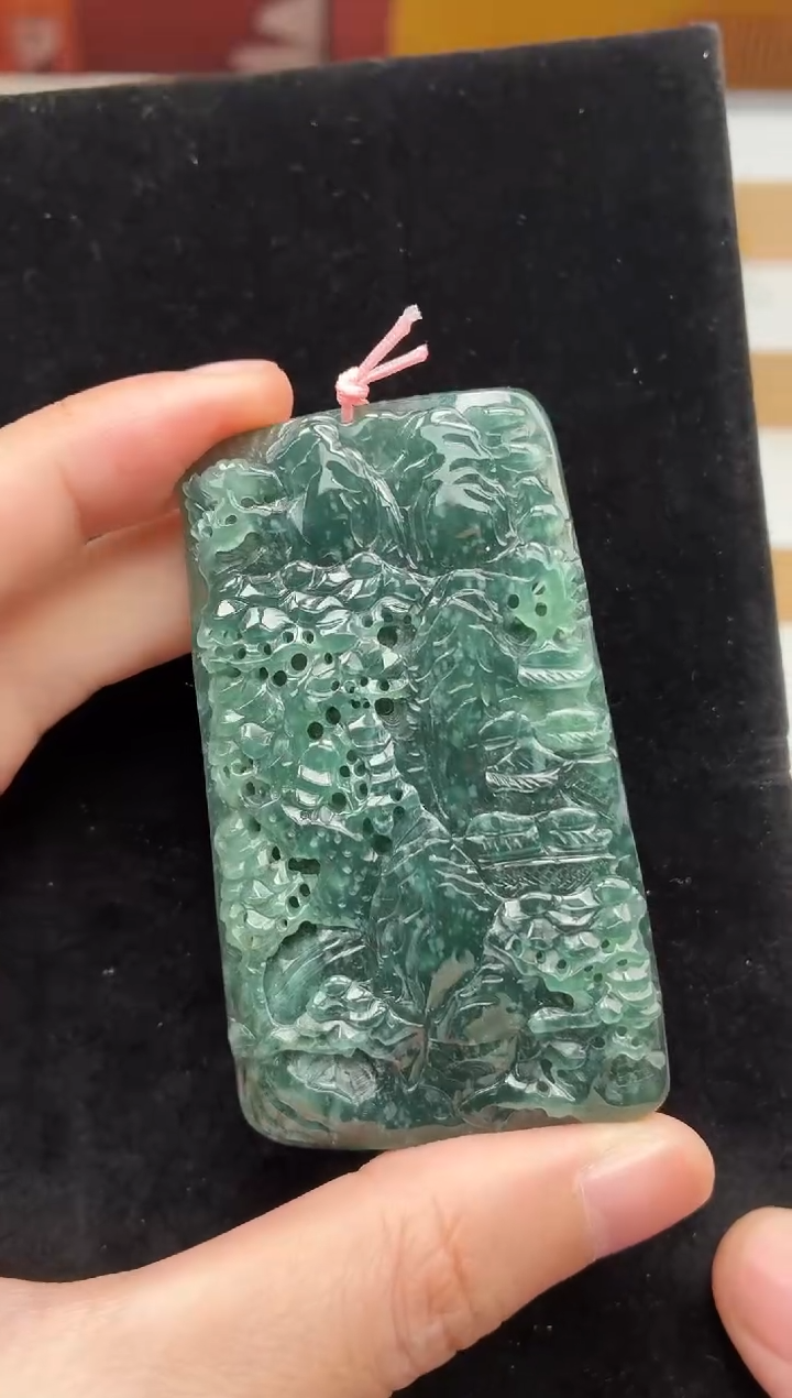 颈饰未镶嵌翡翠牌子