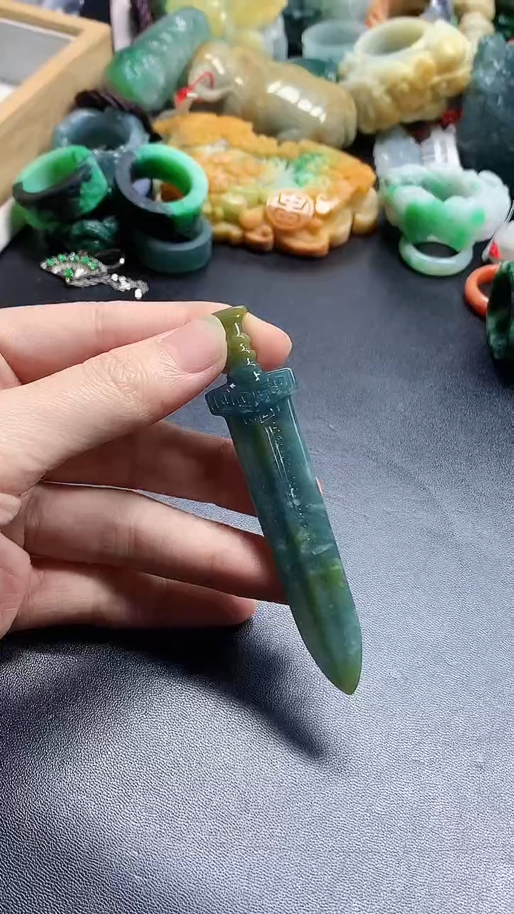 颈饰未镶嵌翡翠天然缅甸a货翡翠