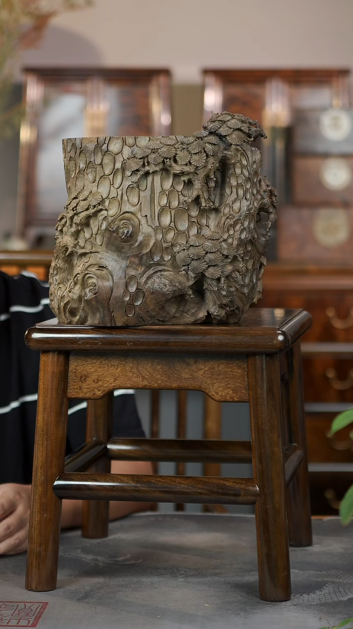 金丝楠037全手工松树款精工笔筒摆件