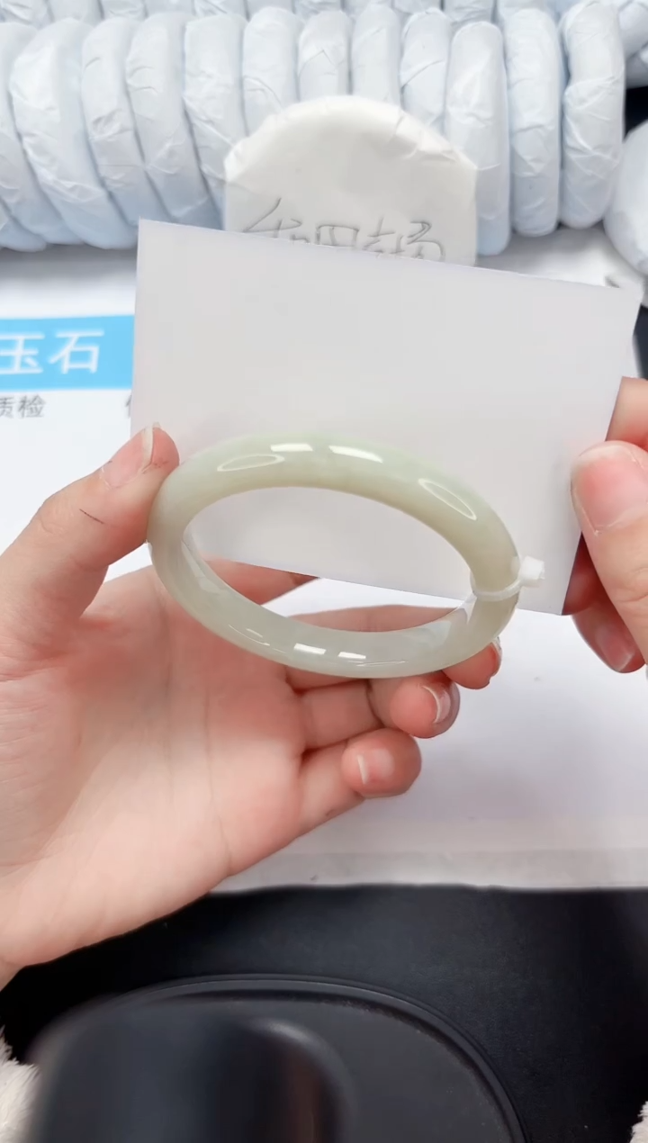 【闪购商品】和田玉手镯未镶嵌361-585