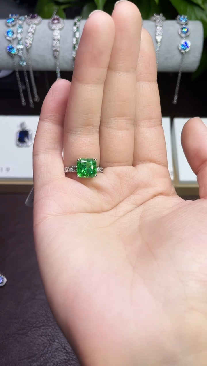 合金合成钻石绿宝戒指