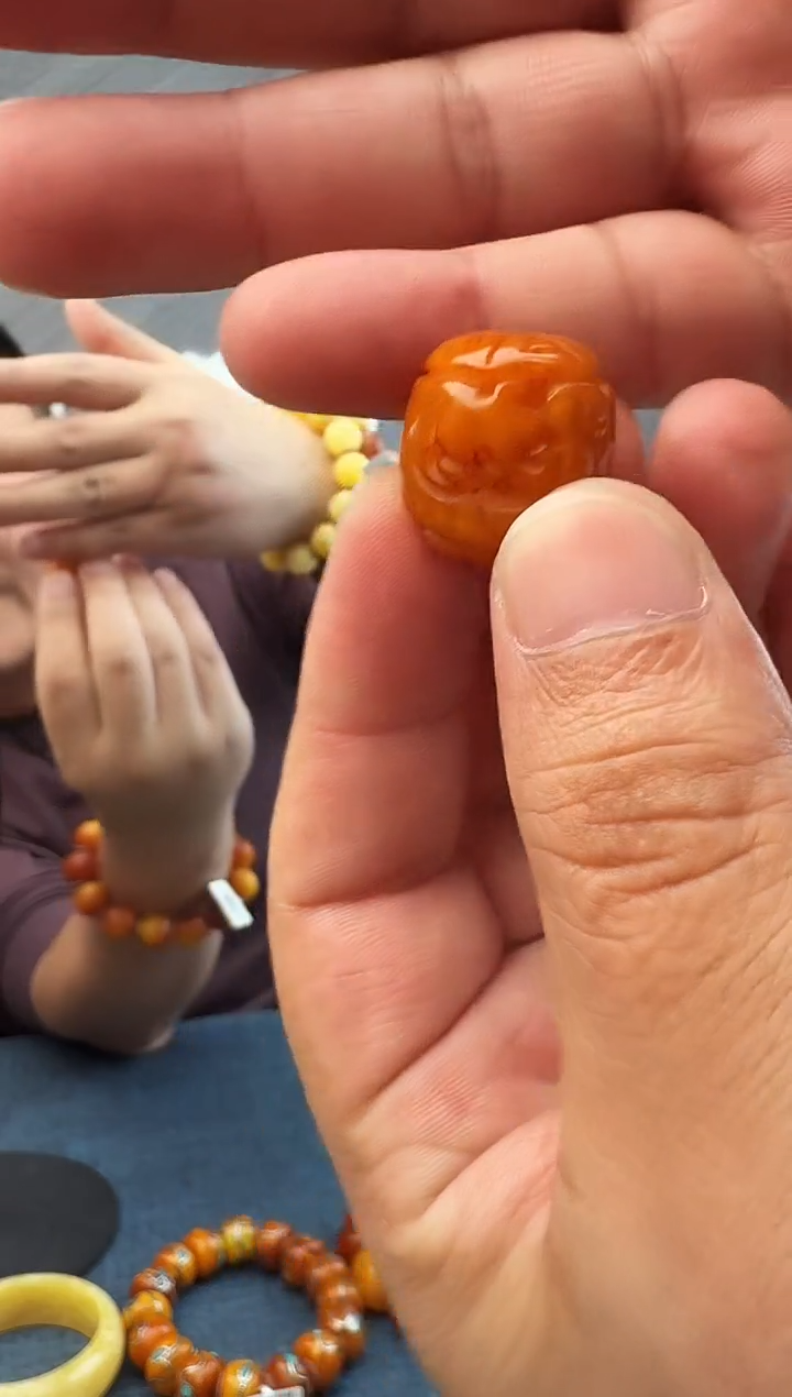 蜜蜡未镶嵌珠宝奇石假一罚十3，18多样性发其一