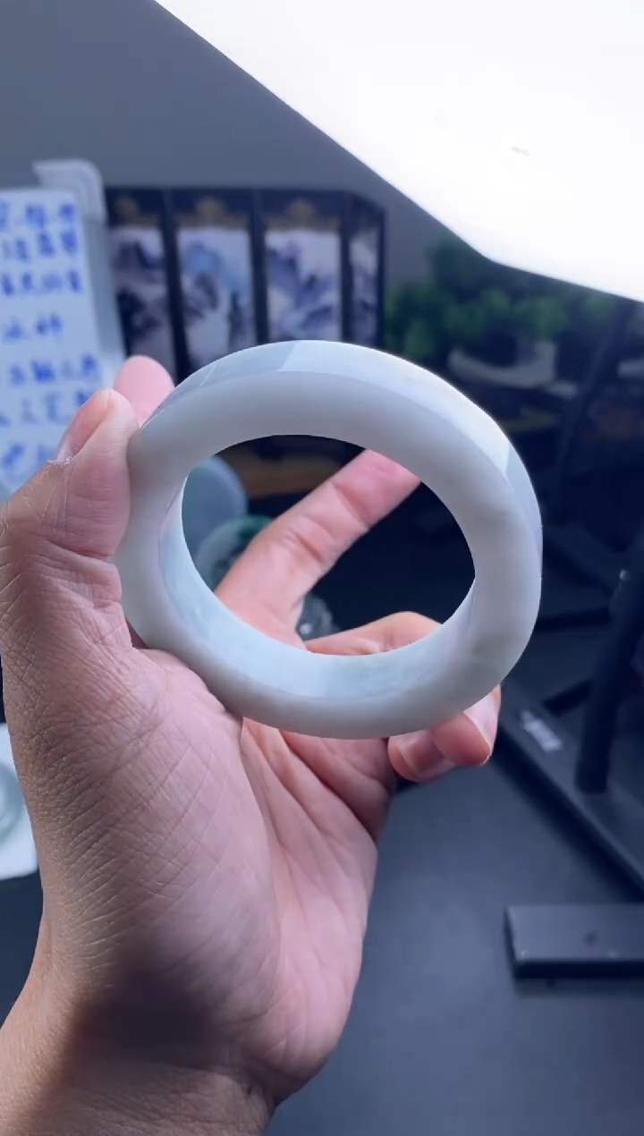 定制翡翠手镯未镶嵌手镯